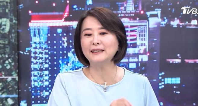 王鸿薇一口一个“中国”！7月2日晚间政论节目里，国民党民意代表王鸿薇、媒体