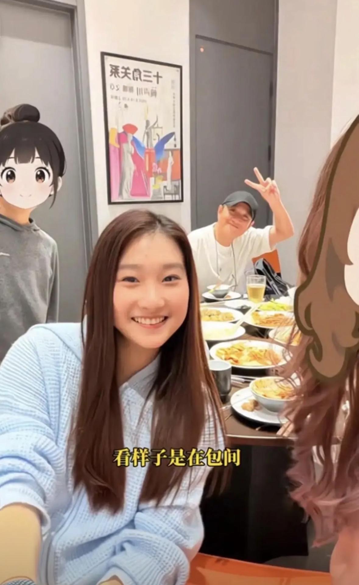 看了文章面馆菜单，我发现特别有意思的两个点，虽然，文章离婚后，事业大大下降，