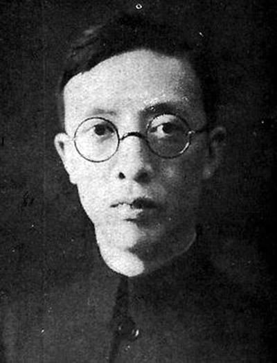 1949年1月，中统特务头子叶秀峰把2700根金条交给儿子，让带着去台湾，不料，