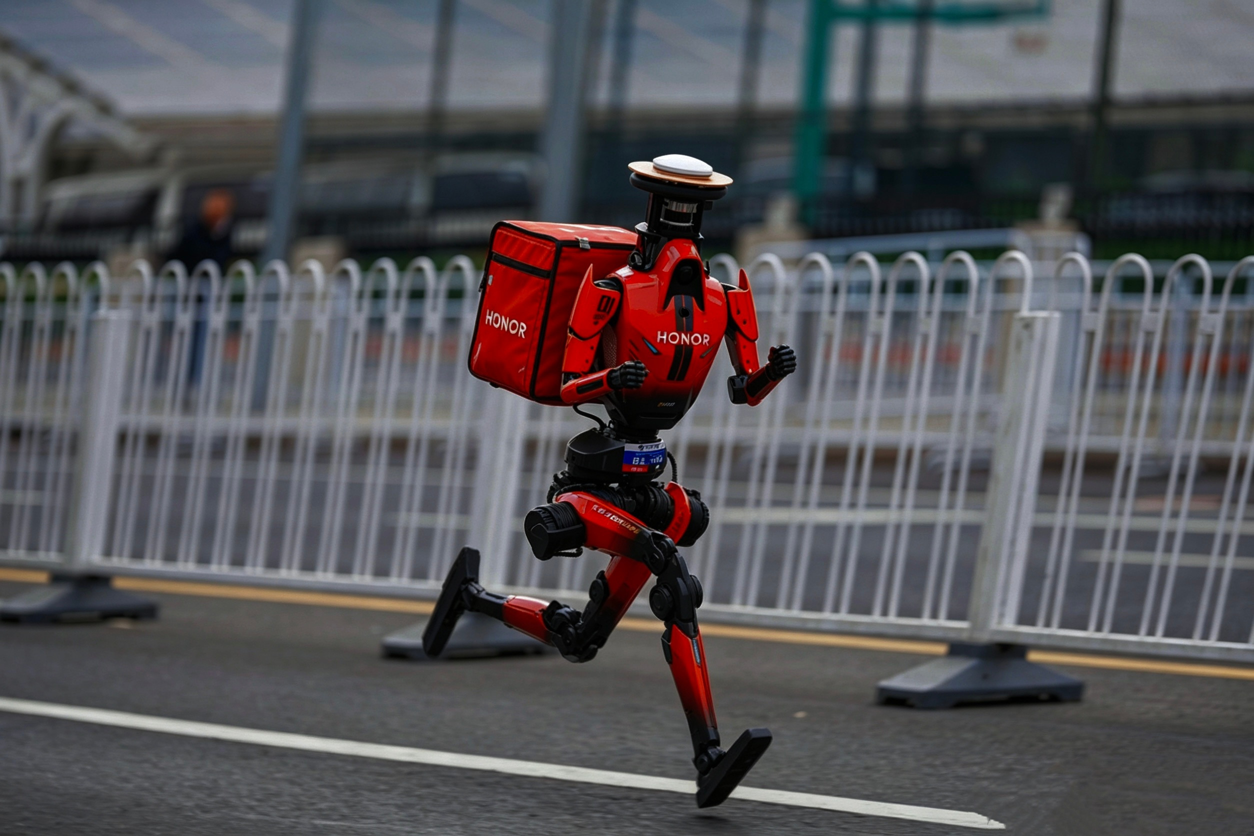 关总，可以考虑一下，让闪电送外卖。