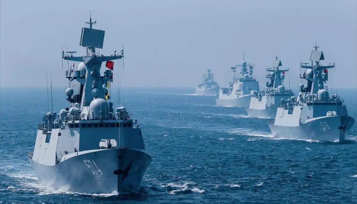 泰国打仗，也没有看见经济崩溃。美国打仗，也没看见美国经济崩溃。以色列打仗，也没有