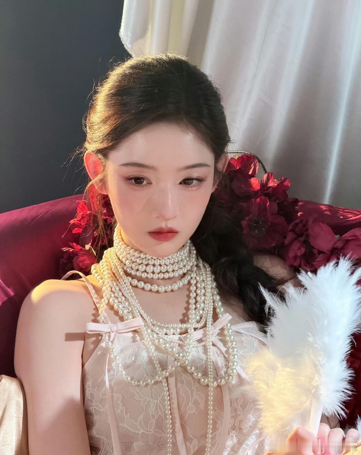 1.张凌赫和王玉雯忙着为新剧炒CP，两个人在综艺里的互动也很放得开，一看就是借着