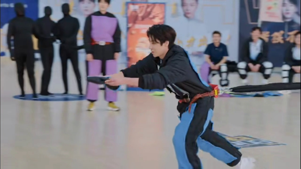 陈赫鹿晗做老板的不同待遇哈哈哈哈哈鹿晗身边的高瀚宇，那是把“让老板”刻进DNA