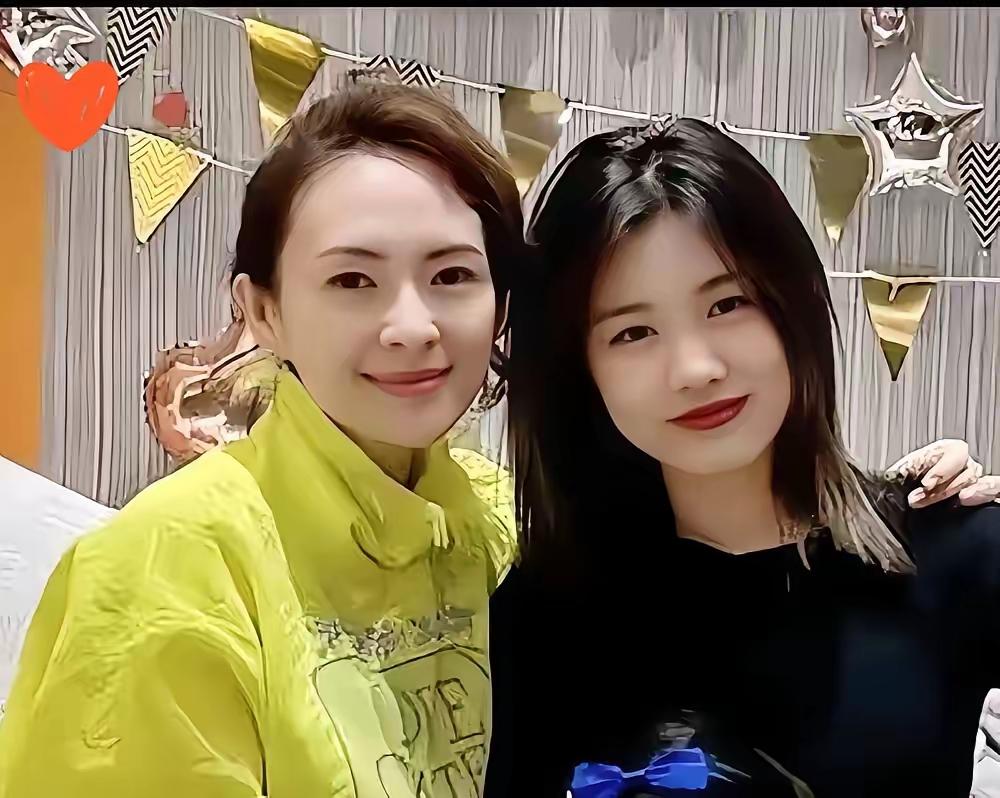 整个娱乐圈都在等葛荟婕开炮，她却第一次选择了闭嘴！小苹果十八岁生日这天