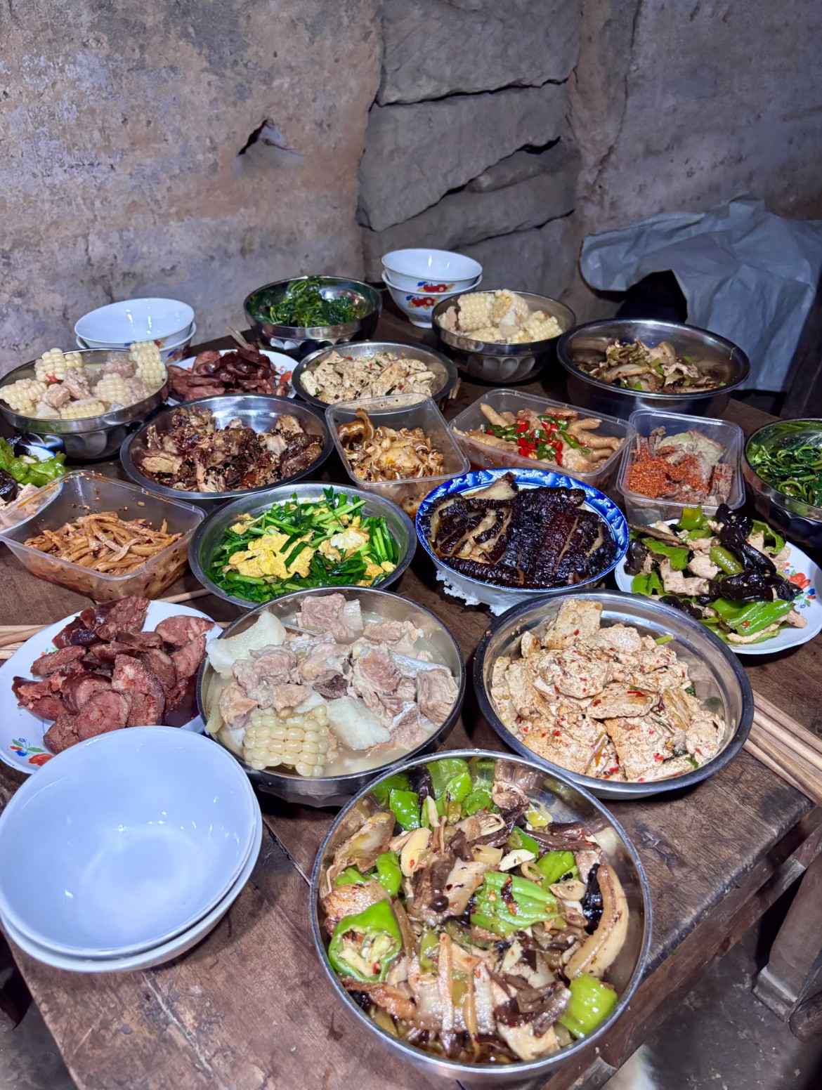 这是我老家的柴火饭，你们猜猜我是哪里人？