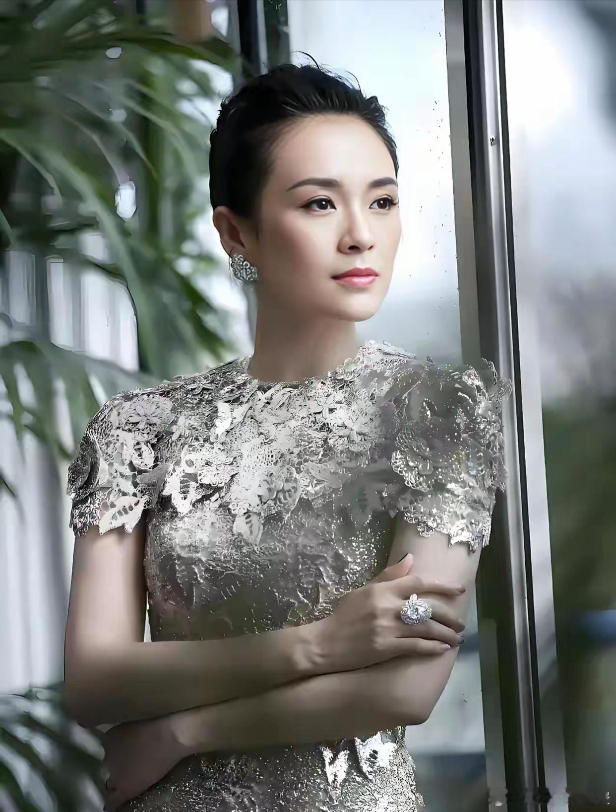 突然就感觉国际章挺可怜的。真没想到汪峰和她刚分手没多久，就火速和森林北谈起恋爱