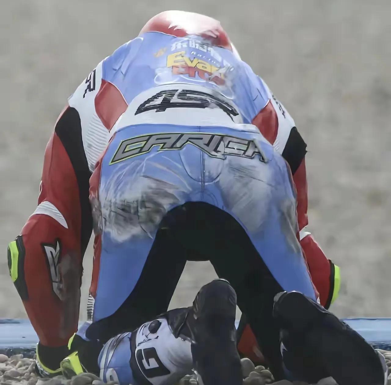 不容易，张雪机车国际赛场被针对国内机车大牌也给代理商下死命令张雪在直播里聊到