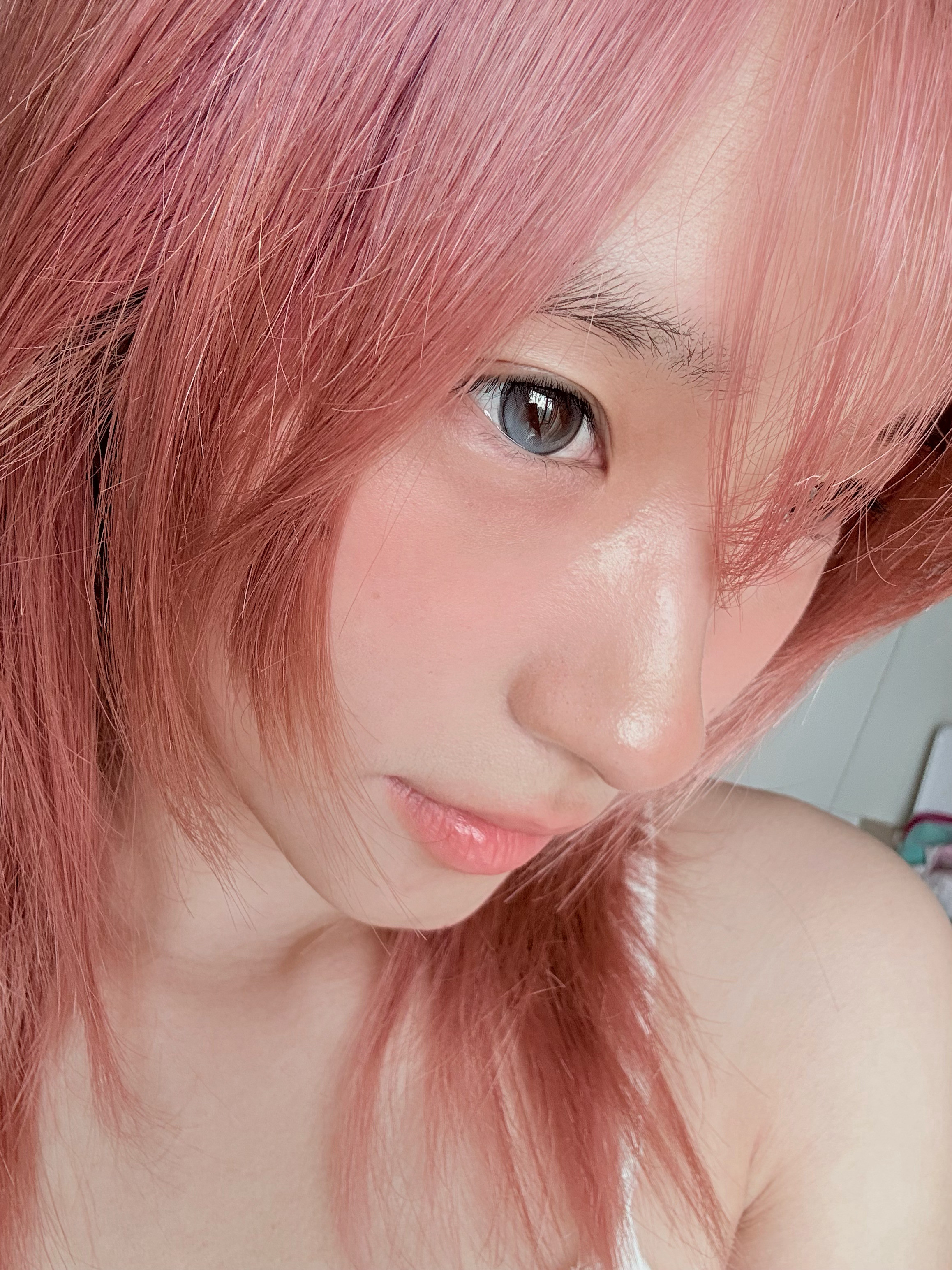 一组怼脸👀lurve波子汽水底妆彩棠遮瑕，遮了一下黑眼圈法令纹，均匀了唇周肤色