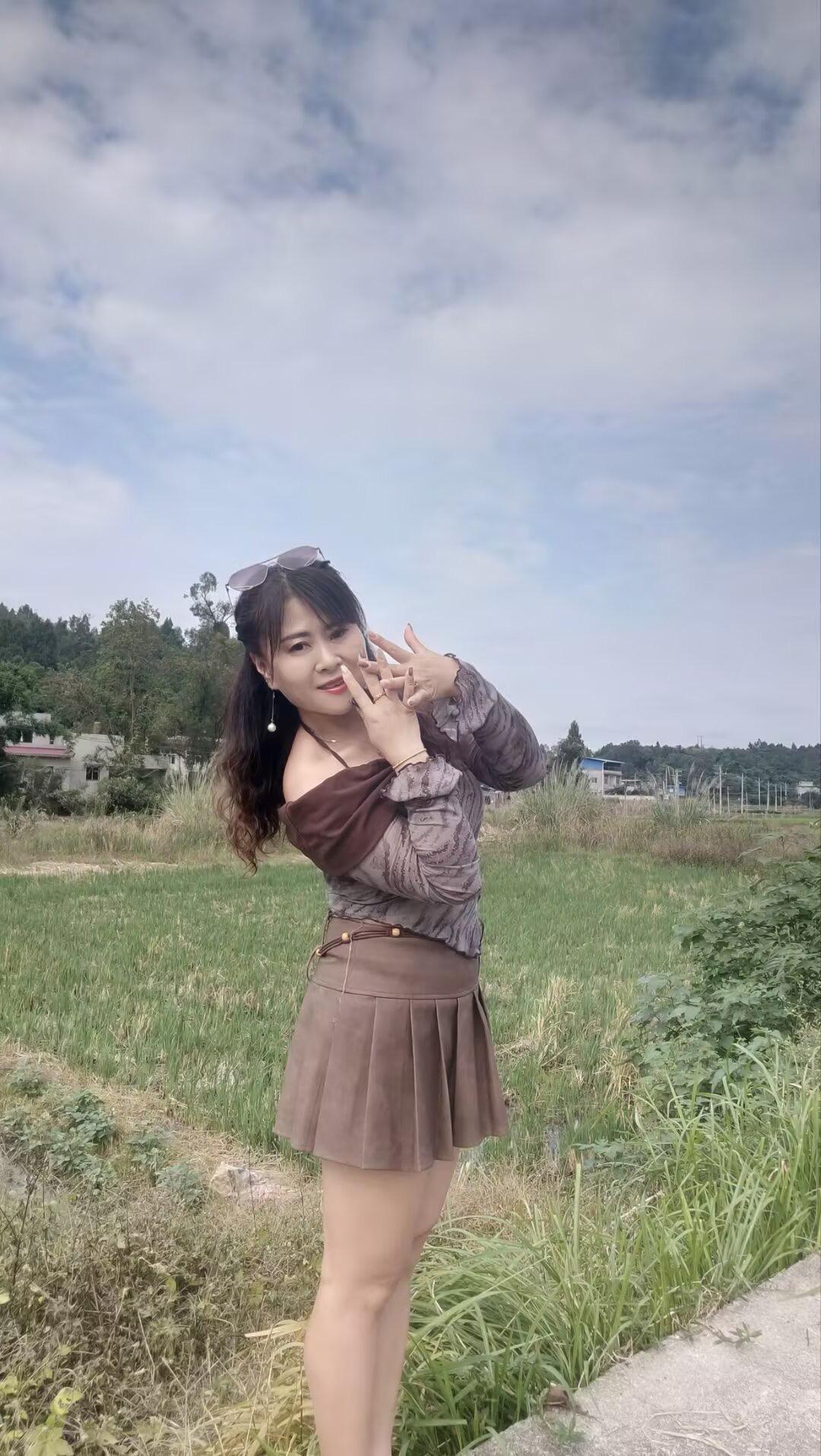 你的脚步流浪在天涯，我的思念随你去远方……