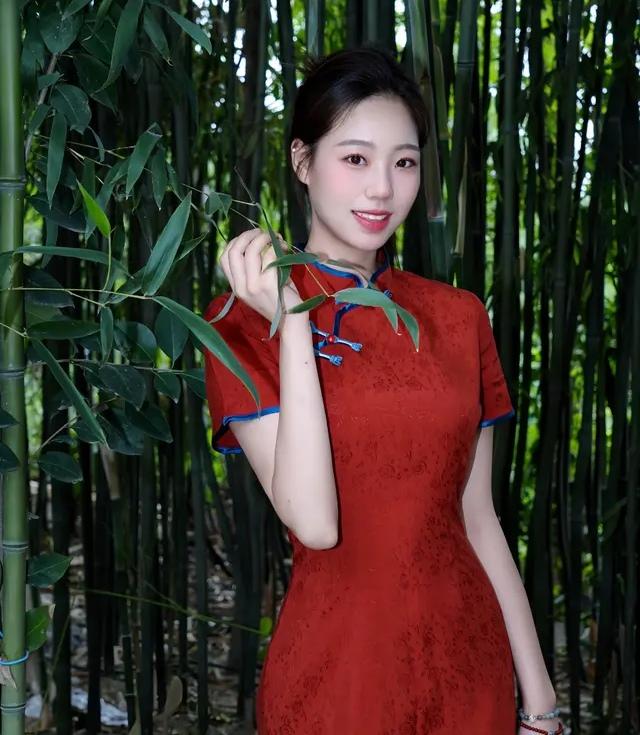 有个性又高级的穿搭是什么样的呢?温柔不是软弱，是清醒后的选择；强大不是对抗，