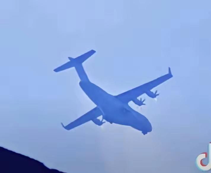 新中运首飞了年底大收获。装备军武军事