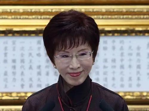 中国国民党前主席洪秀柱表示，现任国民党主席郑丽文上任一个多月，确实让外界感觉到国