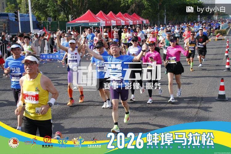 为什么老人跑步会猝死?老年人很安全，但压力大的中年人跑步猝死的悲剧时有发生。老年