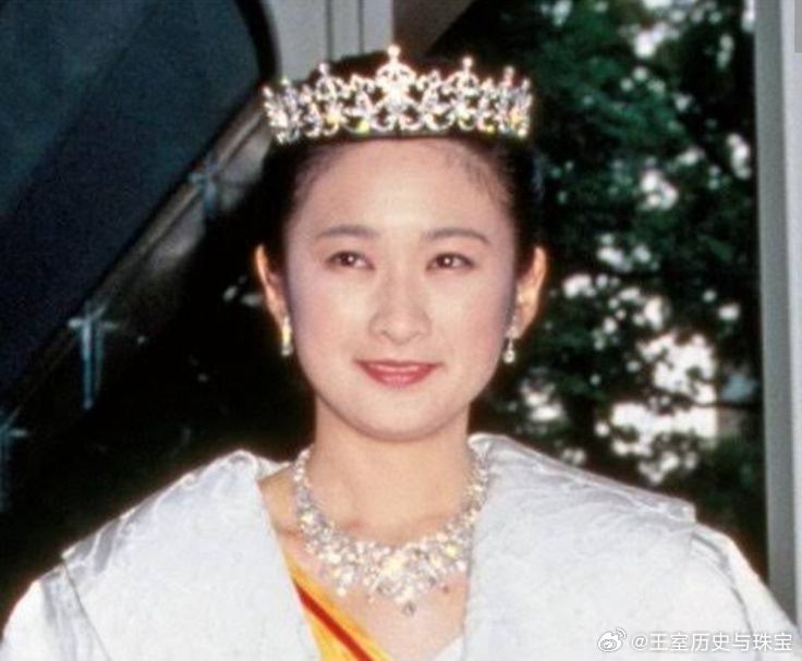 老照片刷Pinterest看到日本皇嗣妃，秋筱宫文仁亲王妃纪子结婚时候的一张老