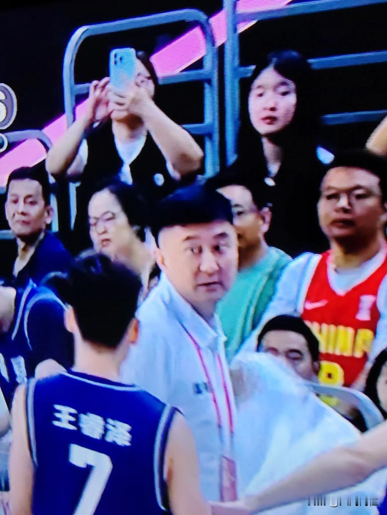 广东男篮大胜浙江队，露出冠军相！虽然接下来对手会很强，但从广东队目前状态看，它们