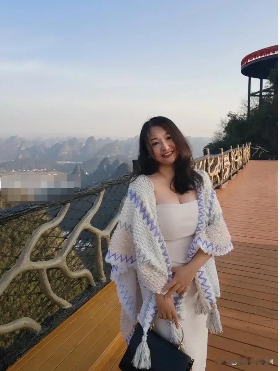 现在老夫少妻越来越多了最近家里一件事，彻底刷新了我的认知。我表哥今年54岁，离