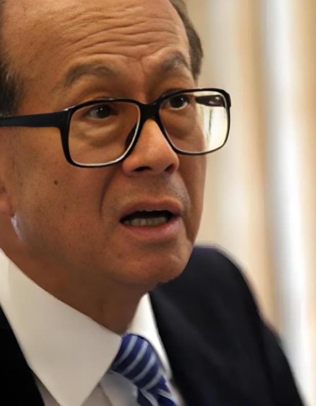 中国不挽留，美国不收留，被夹在中间的李嘉诚，终于玩不转了！228亿美元，43