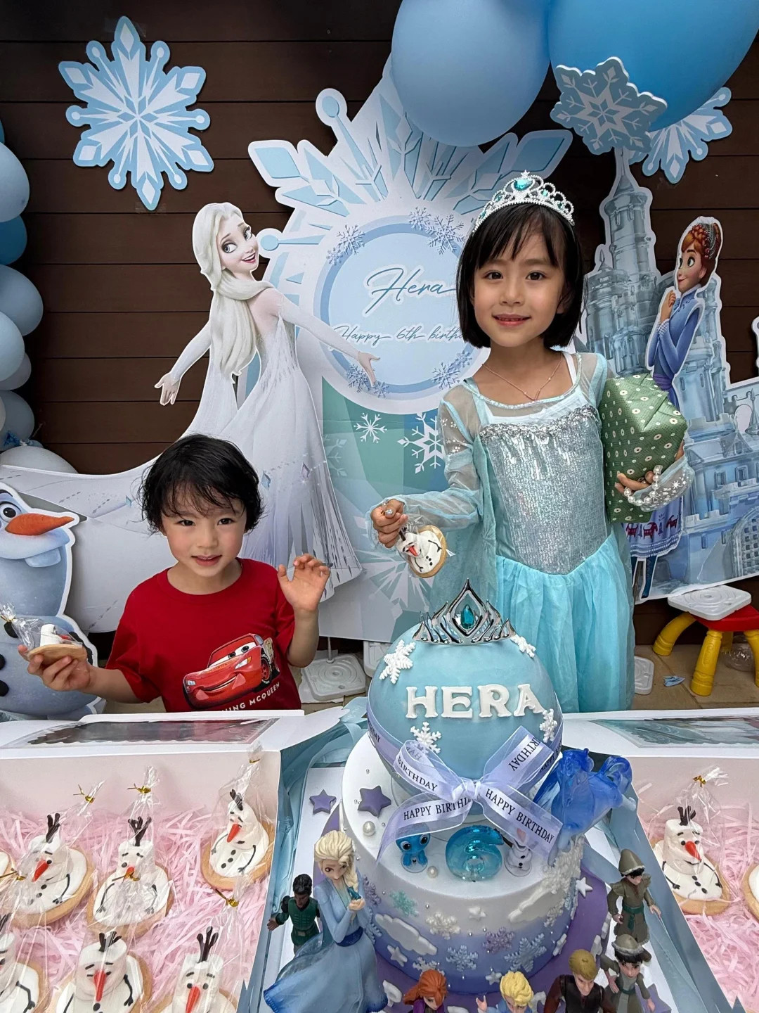 杨怡一家为女儿小珍珠庆祝6岁生日，小姑娘长得真好看。