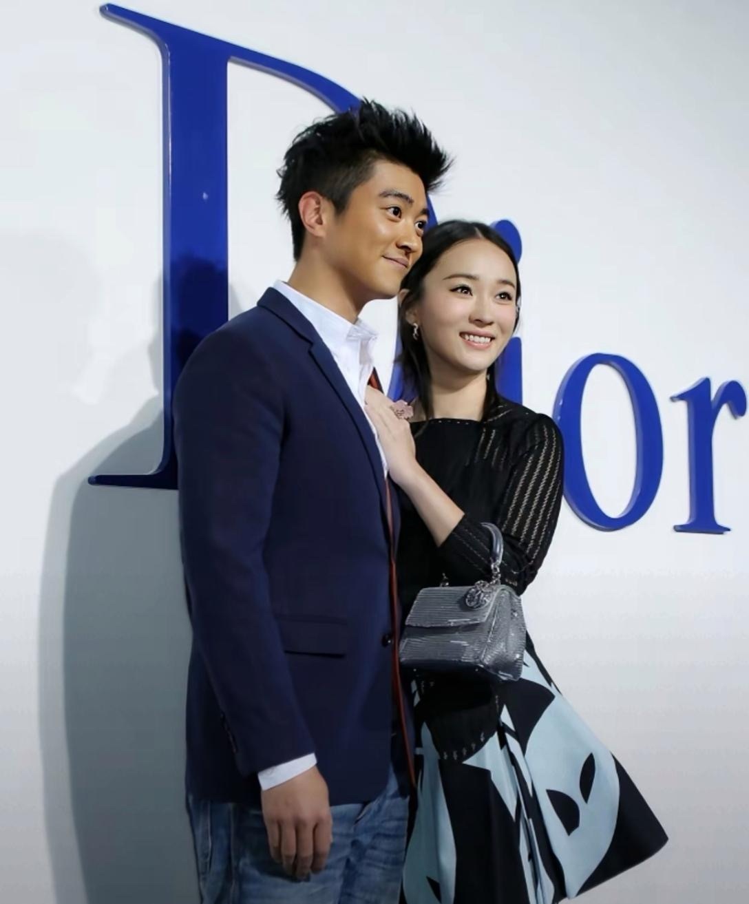 杜江和霍思燕年轻的时候，好漂亮好养眼。霍思燕年轻的时候皮肤嫩白，真的漂亮，她命运