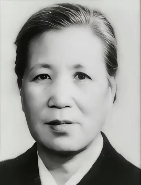 1929年，地下党傅玉真得知新婚丈夫叛变，她痛苦不已，过了几日，还是决定除掉他。