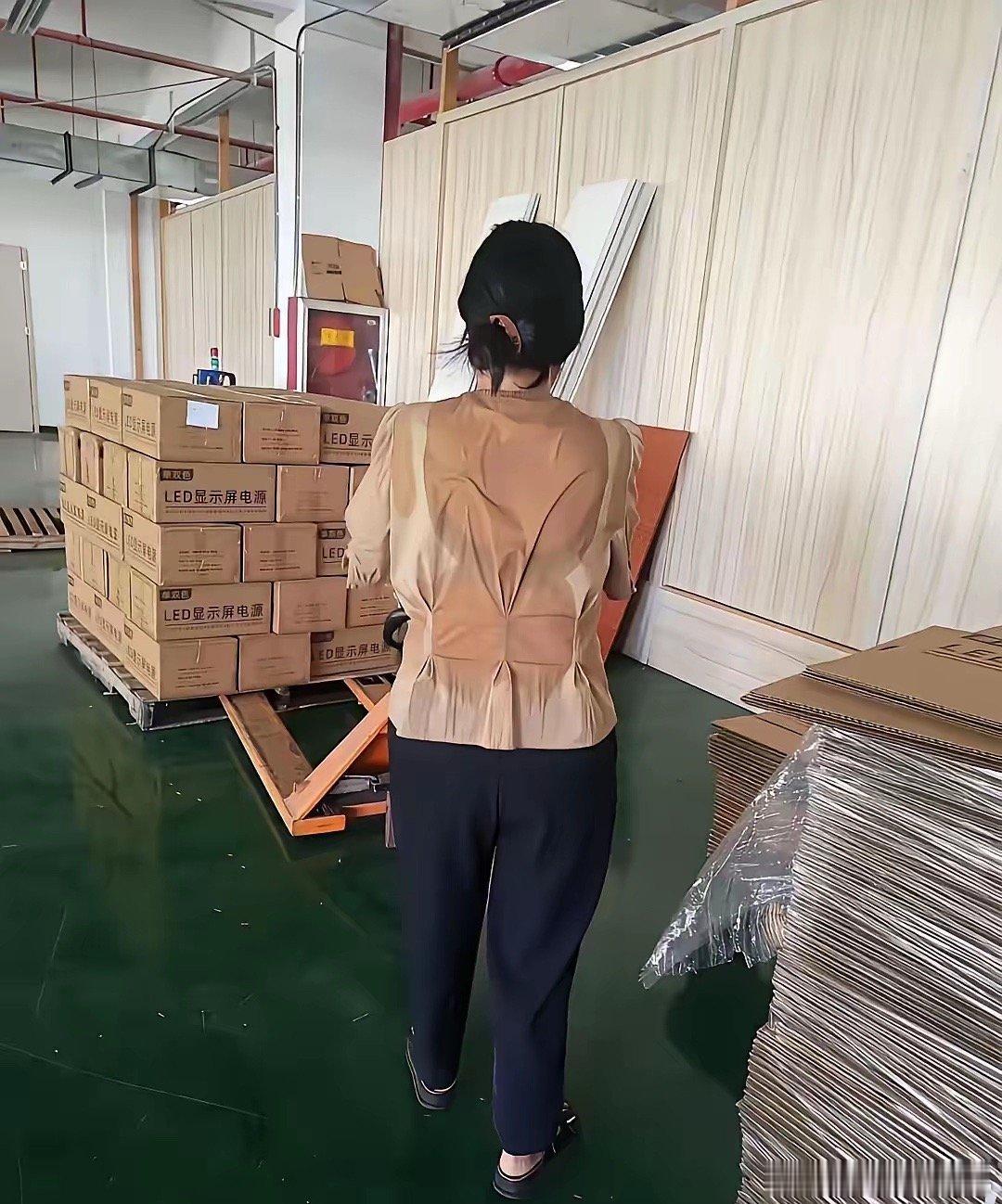 挣钱不易。致敬每一位辛勤劳动的人！