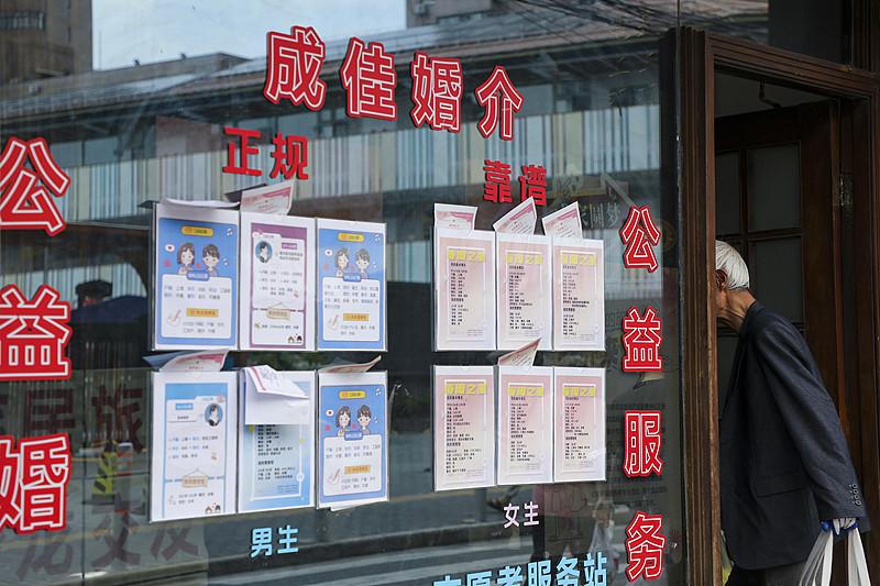 单身的你会选择婚介所找对象么我之前真的动过这个念头，平时上班两点一线，社交圈窄