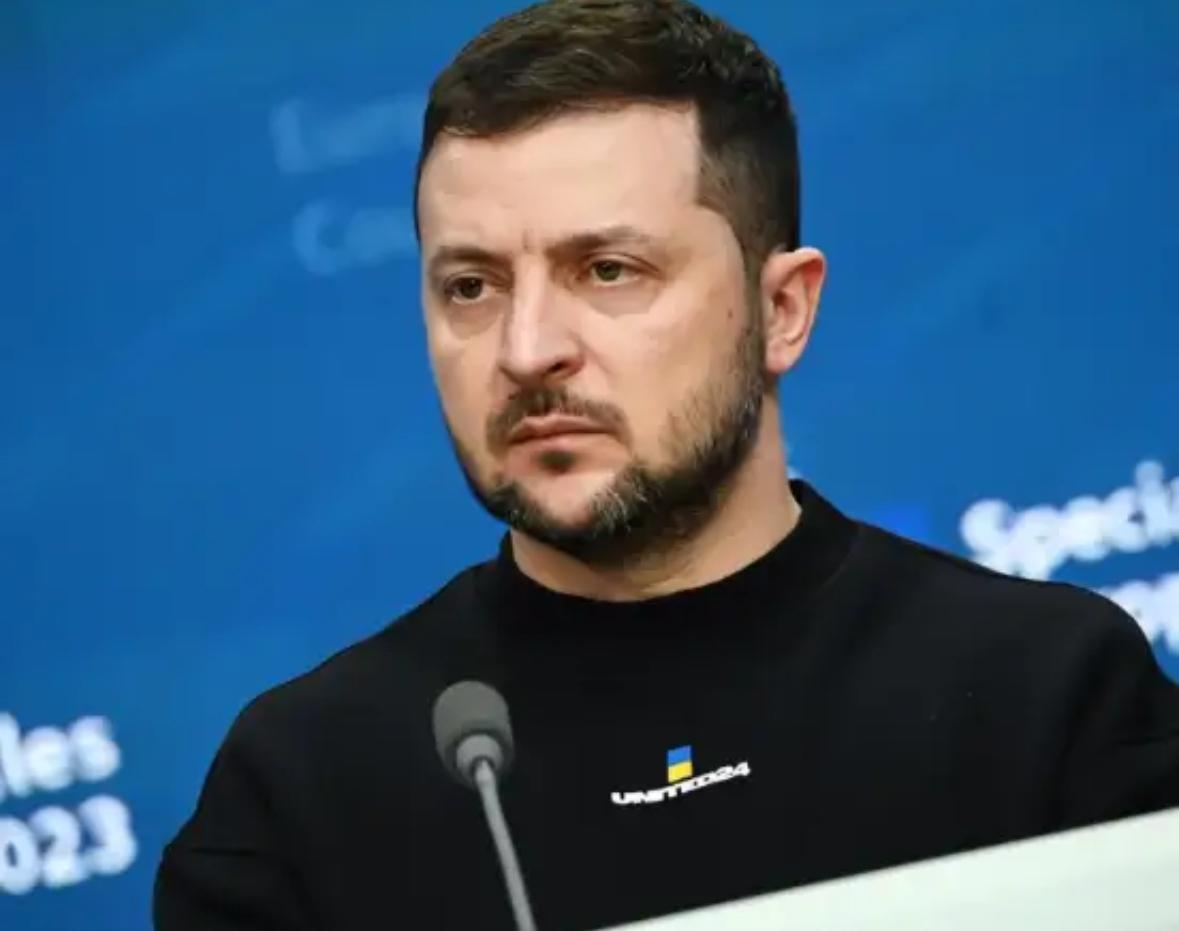 泽连斯基向全世界表明了自己的态度：乌克兰可以向俄罗斯投降，甚至乌克兰也可以不加入