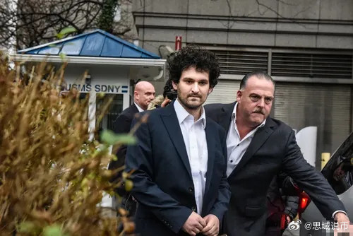 全球最惨90后！他就是爆炸头SBF，曾经全球最有钱的90后，身价巅峰是超过150