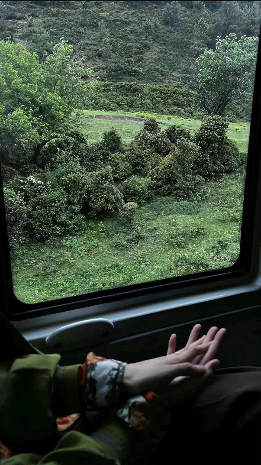 “我说过，我最后去的地方，一定会是你的身边。”“你看，我是个守信用的人。不像你，