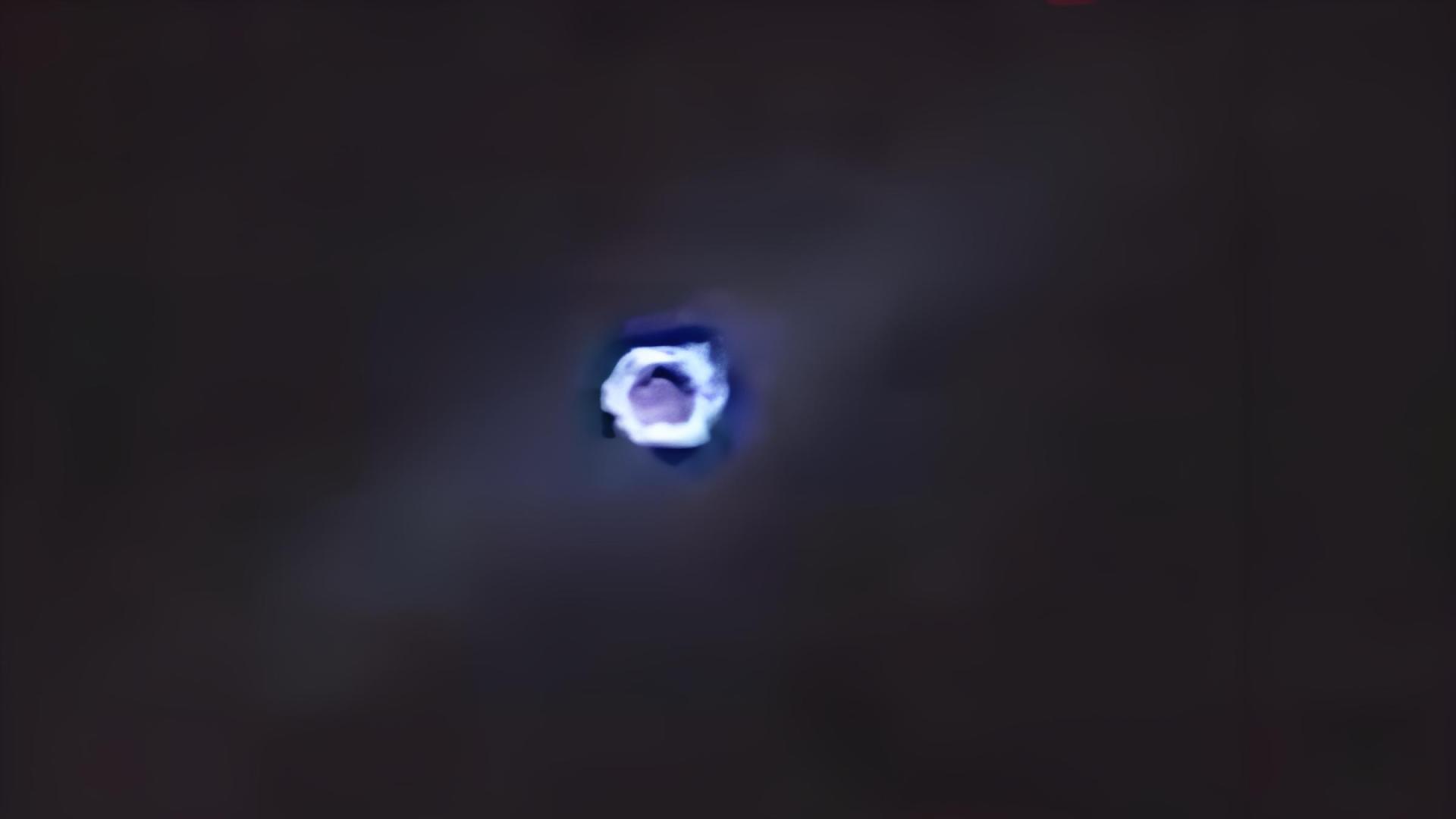 美国疑似出现可变形UFO,以反常识的方式盘旋了15分钟,最终消失