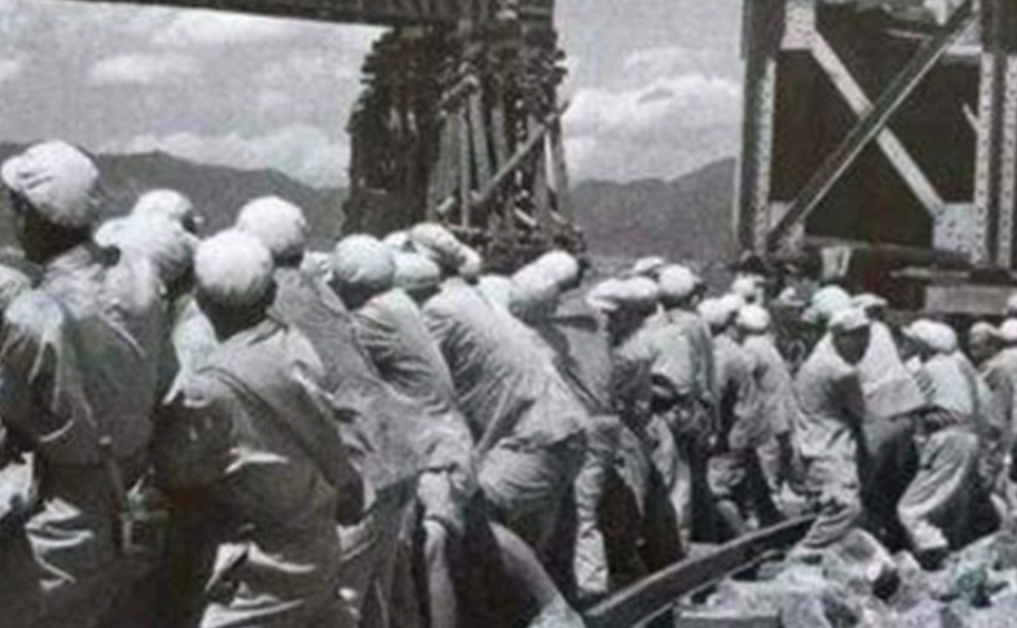 1958年，留在朝鲜援建的10万大军神秘消失，美国特务找了两年都无果，我国两年内