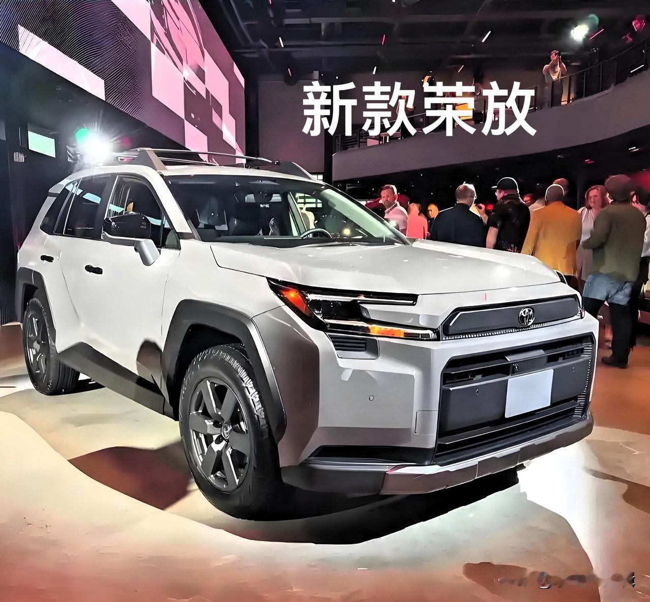 新款CRV与荣放怎么选？按2025新款实测，3个场景直接定答案！纠结新款CR