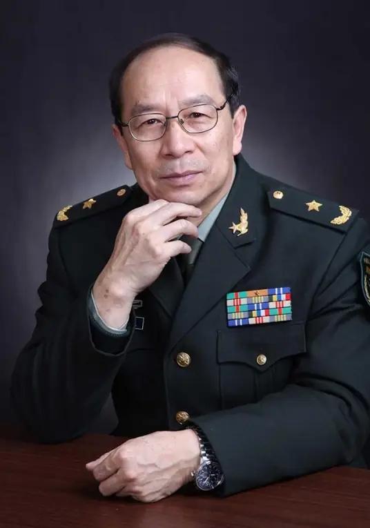 战争先淘汰“办公室将军”：当权力遇上真战场，谁在裸泳？