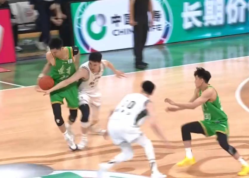 赵继伟11分11助攻，郭昊文空砍15+6+8，辽宁男篮主场逆转险胜同曦！北京时间