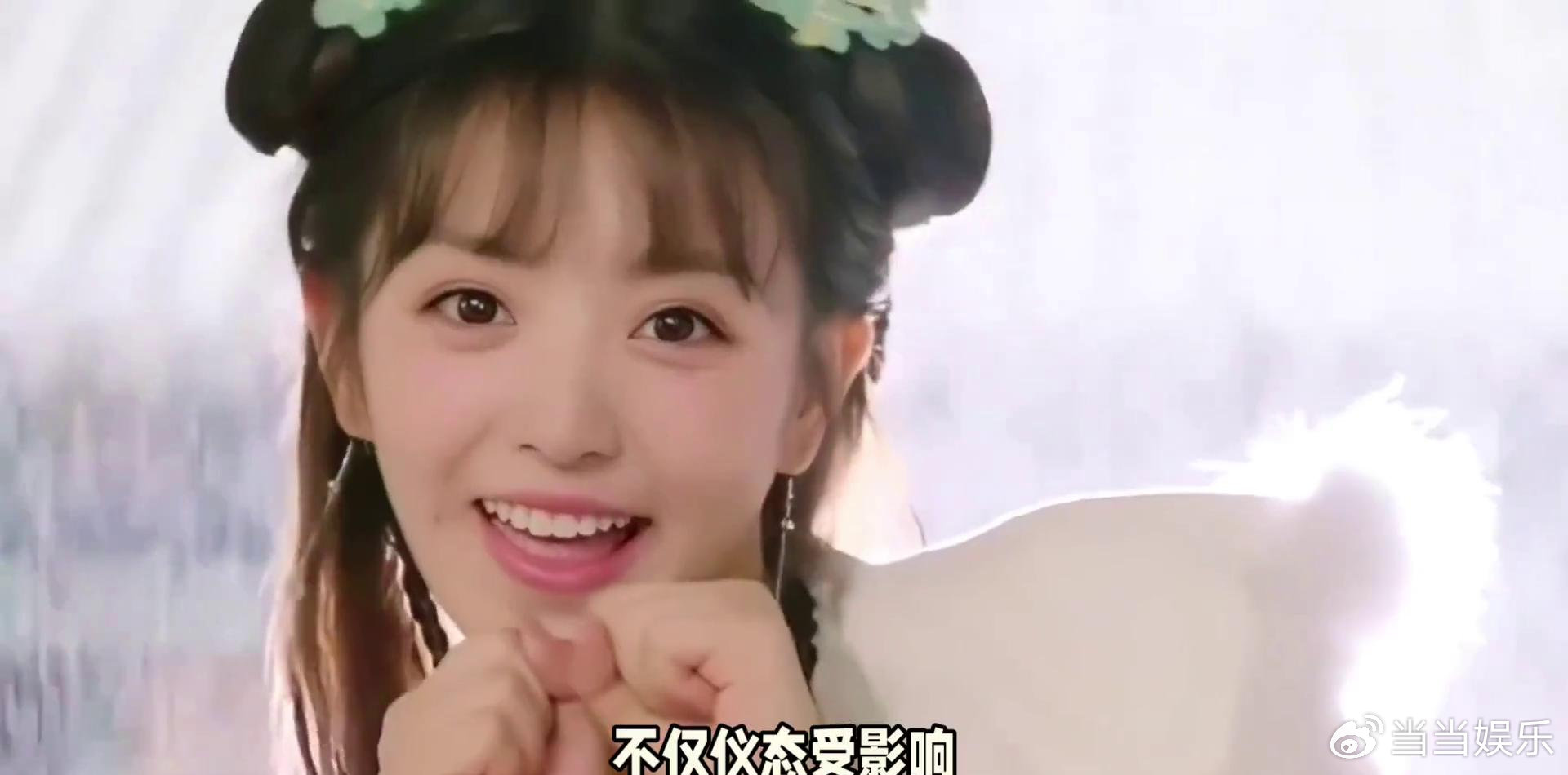 一场直播勒出的不只是红痕还有满屏心酸3月29日，田曦薇出现在某品牌直播现场，她