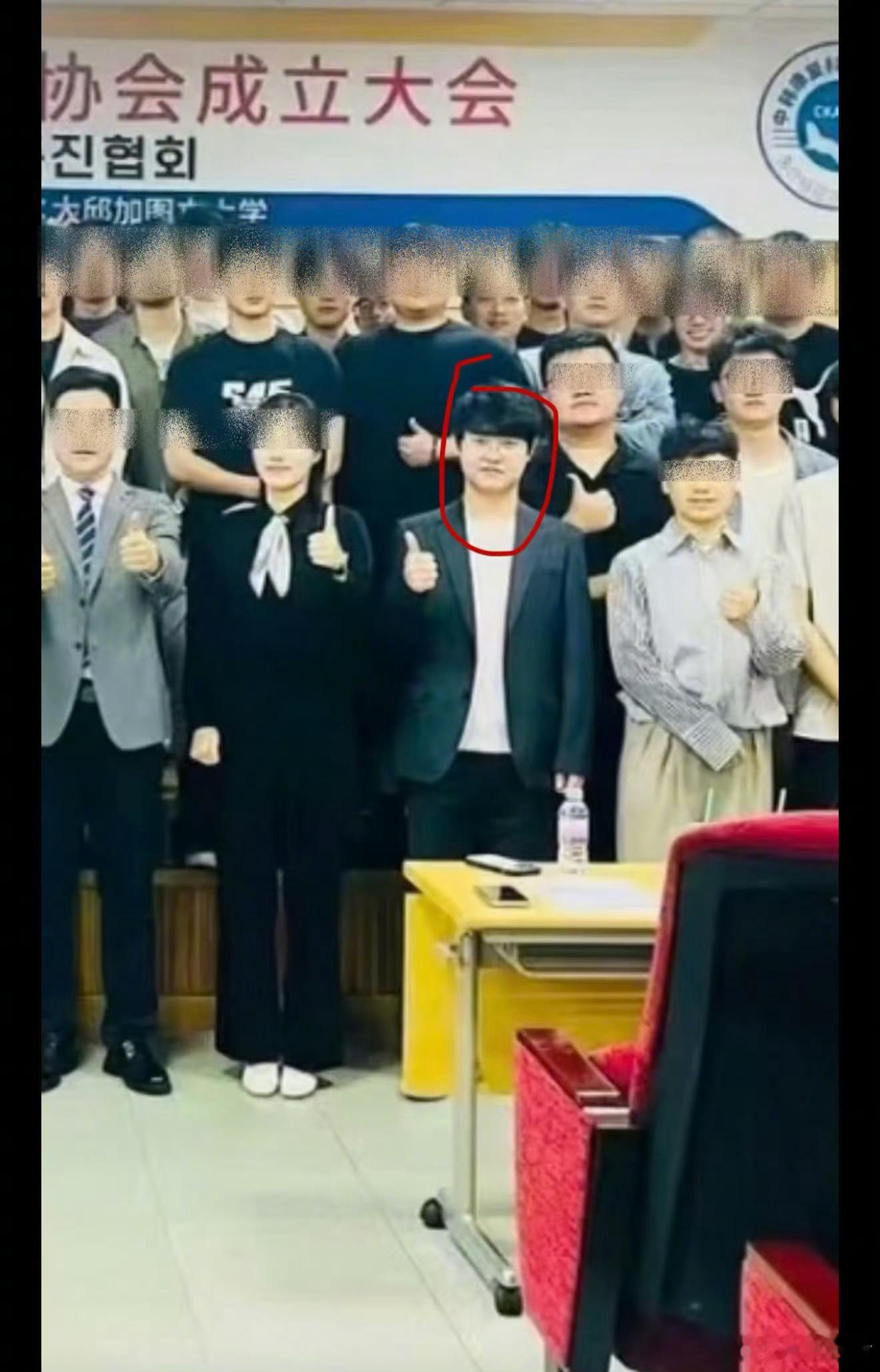报案人就是凶手凶手要么就是身边的人，要么会回到案发现场，平时刑侦剧确实没白看。