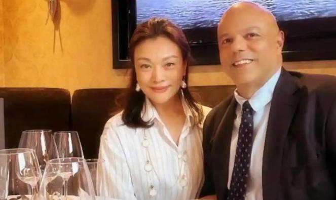 演员史可说：“2001年，我在瑞士生下大儿子，我的洋婆婆就只来看了我一次，还前呼