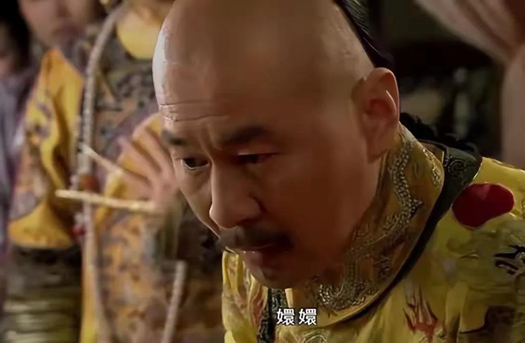 《甄嬛传》里的四郎对甄嬛是有爱的，这也是她能回宫的主要基础。四郎在甄嬛第一次流产