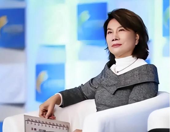 几年前董明珠说不敢用留学生，当时多少人骂她土、保守、跟不上国际。现在再看硅谷那裁