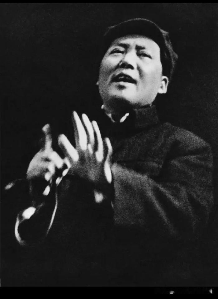 下面给大家分享一条毛主席语录：如果要看前途，一定要看历史。——《毛泽东文集