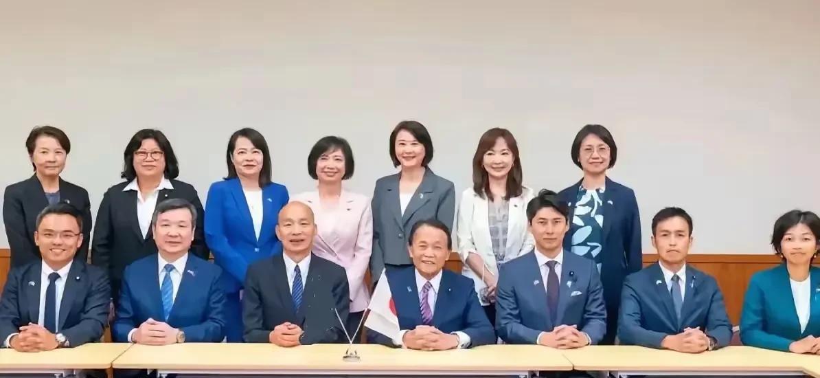台湾立法院院长韩国瑜接受采访时说：我们的国家一定要在国际上走出一条路来，不可能做