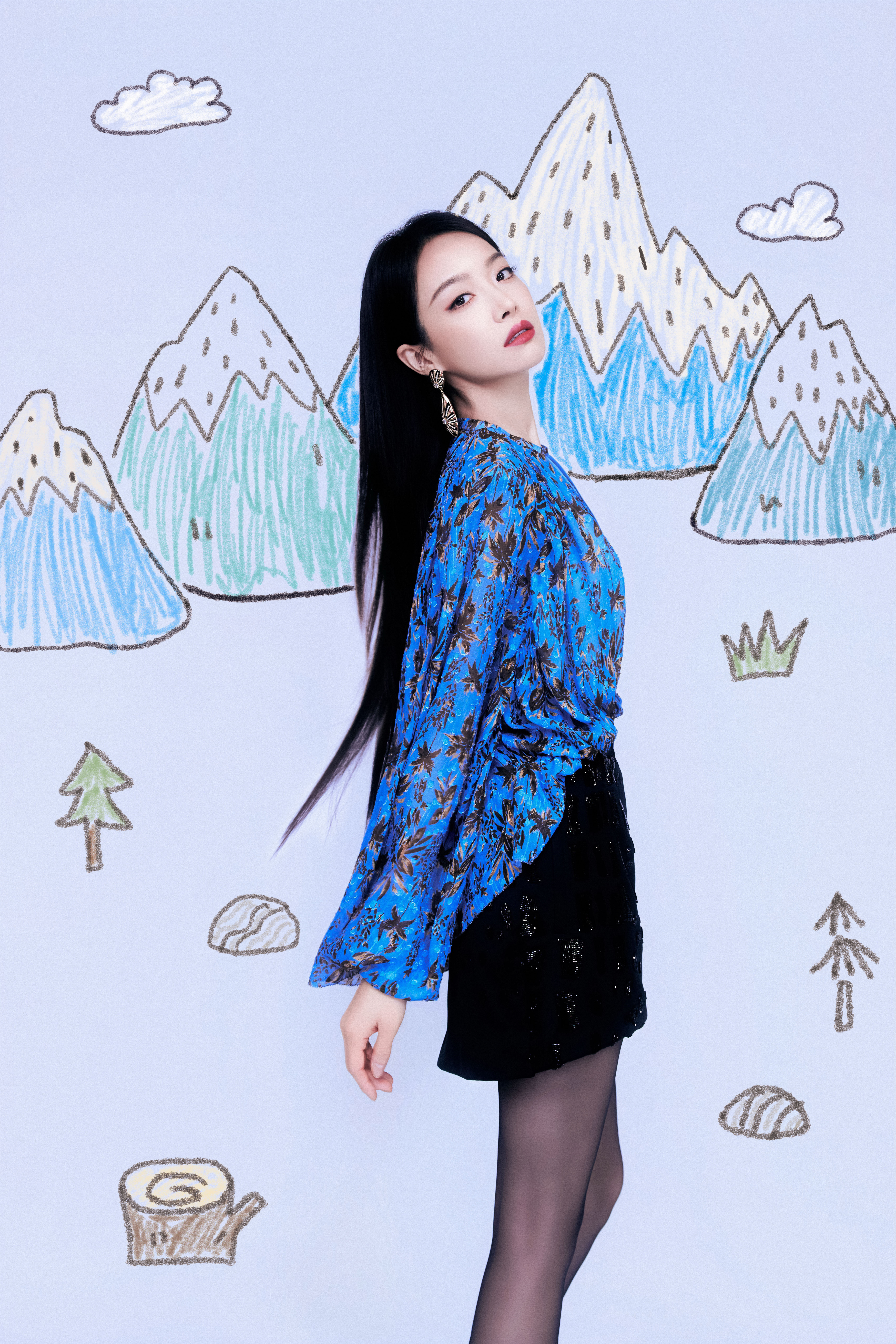 宋茜🖤你好星期六造型，黑丝高跟美腿