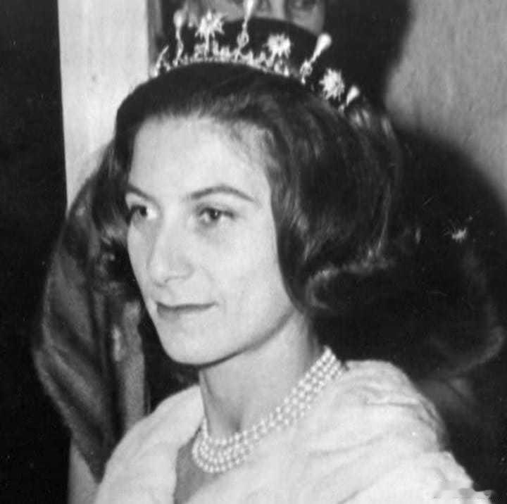 希腊王室12月19日，波兰塔蒂阿娜.拉齐维乌公主去世，享年86岁。世界各国王室