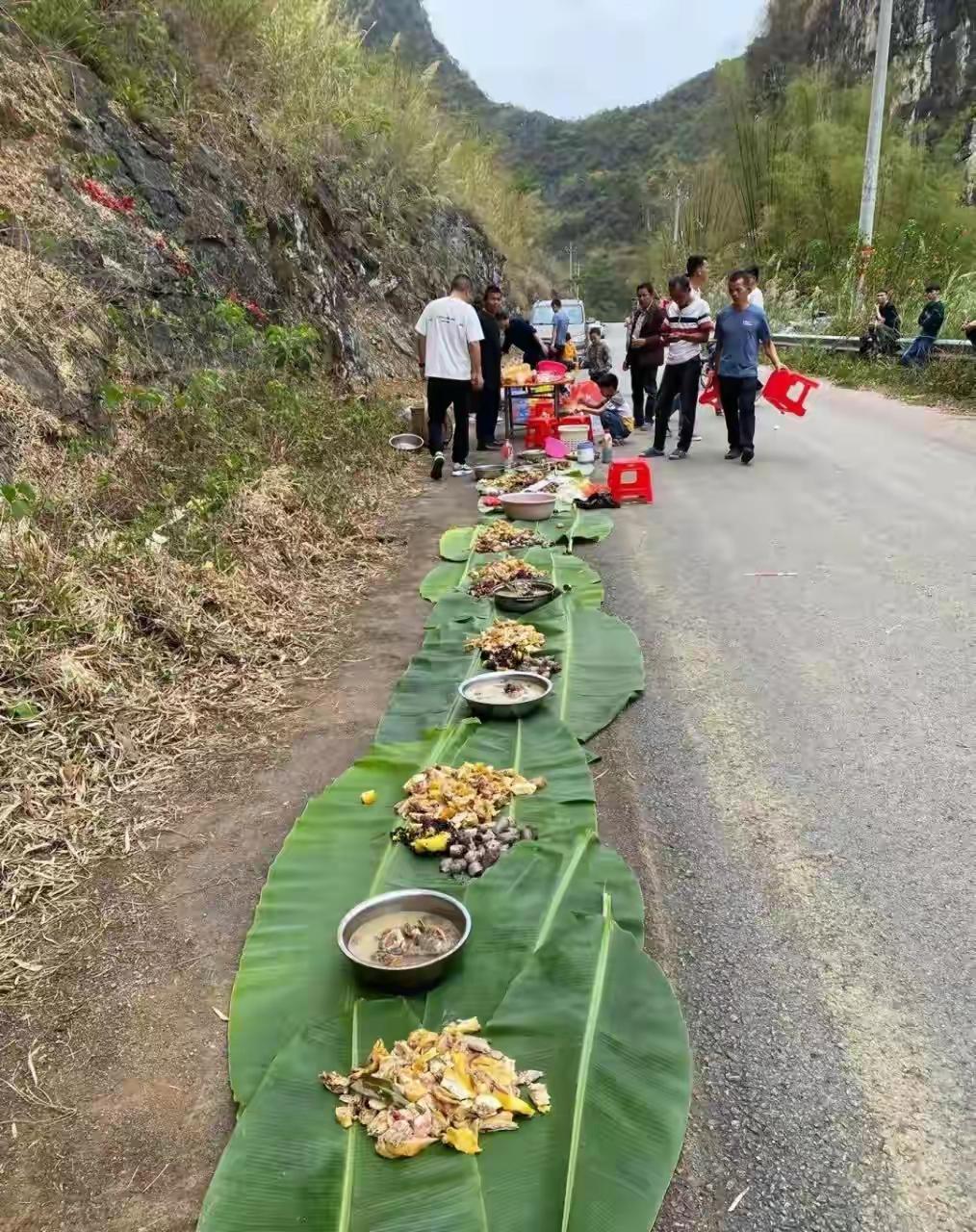 “广西拜山模式”今日开闸：万人进山、无人机护航、祖宗也刷二维码的魔幻清明，正在刷