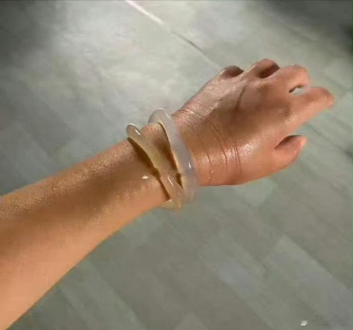 老婆的手镯取不下来了，该怎么办才好？