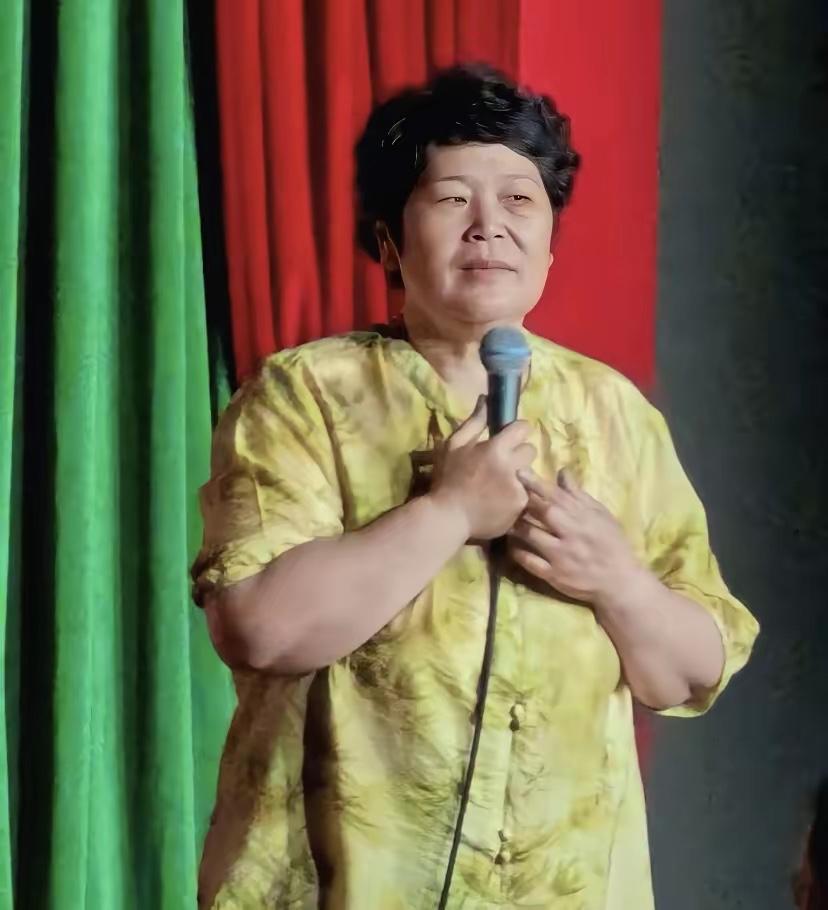我觉得，房主任走到这一步，有一个很明显的缺点，就因为她一直改不掉，导致她现在塌房