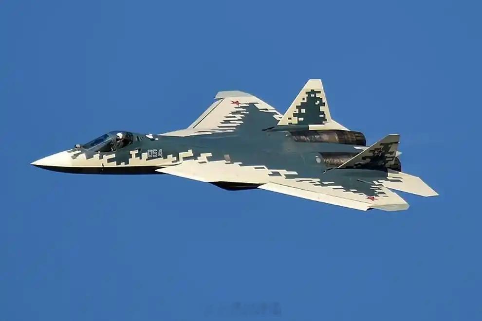 乌媒8月4日消息，莫斯科曾提议向印度提供Su-57E战斗机，并授权其在国内生