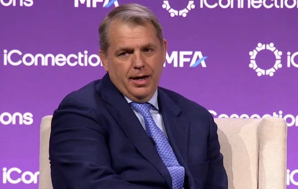 切尔西老板伯利这签人操作太有意思了！2022年夏窗，刚接手俱乐部，管理层几乎全走