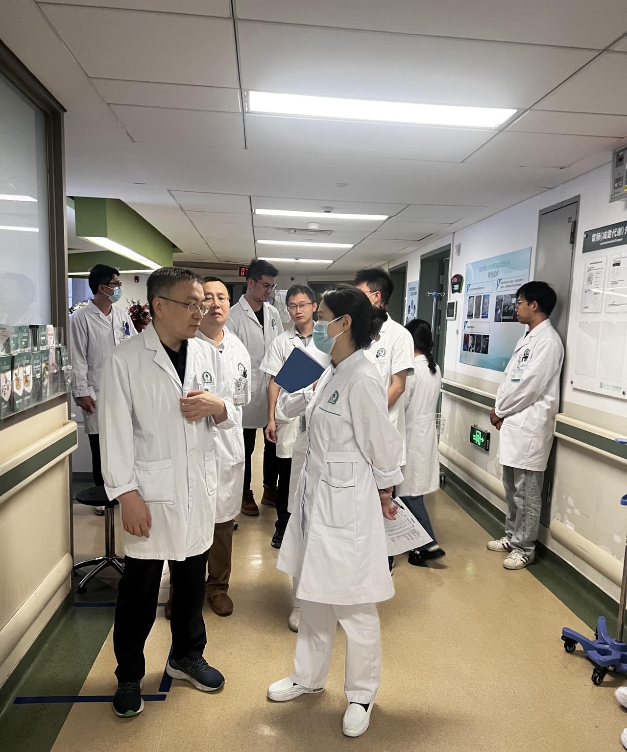 这下真是火出圈！不光国内网友热议，连海外都在聊湖南人民医院这事儿，17分钟的视频