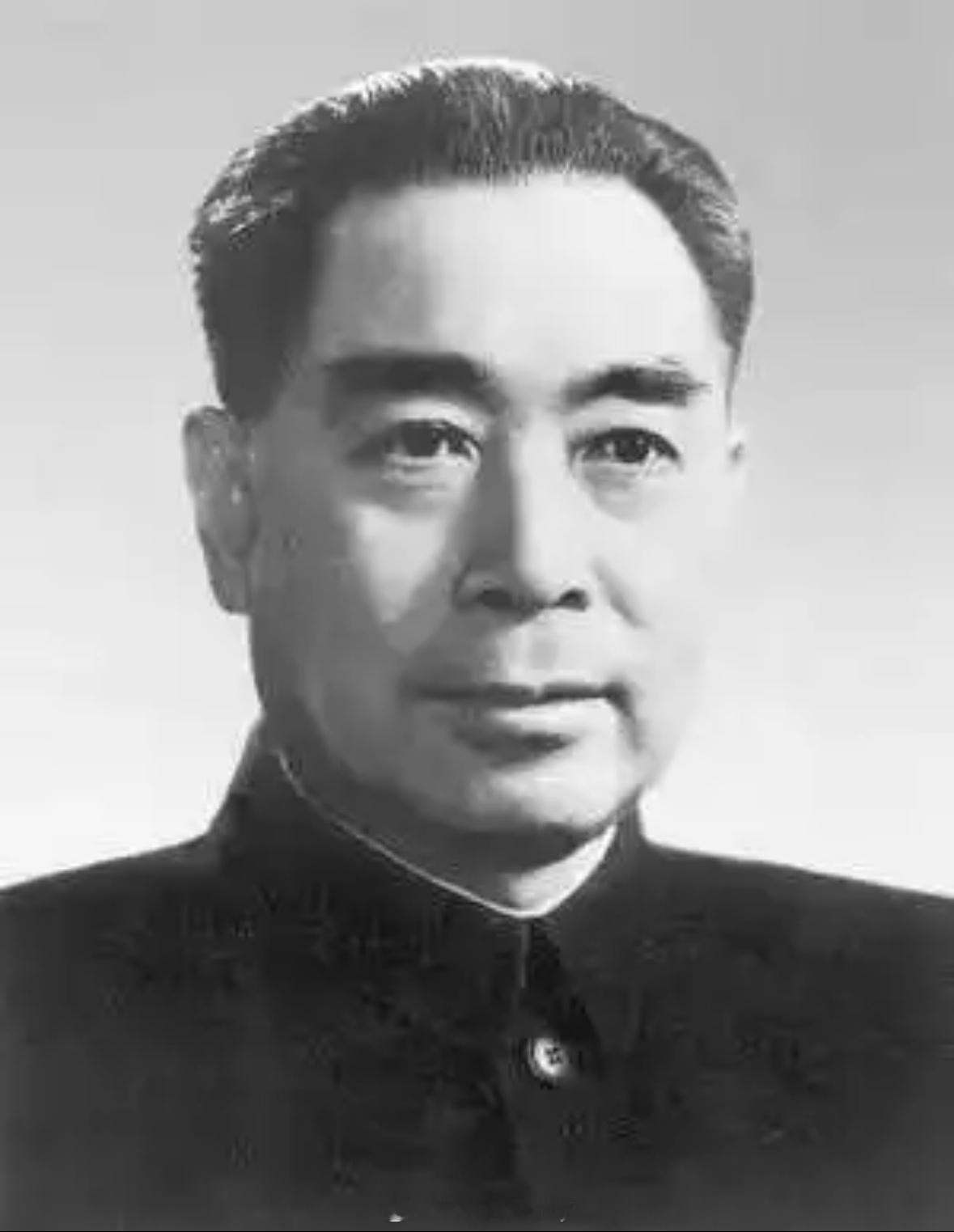 据曾在周总理身边工作的孙吉树回忆，总理看到警卫人员练习擒拿时，常会帮忙矫正动作，